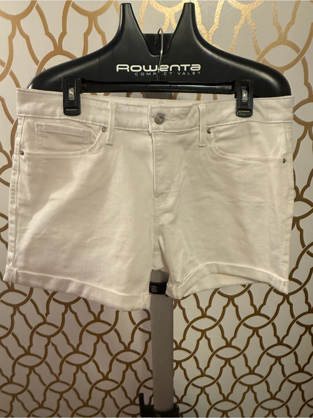 Signature by Levi Strauss White Women's Denim Shorts size 10